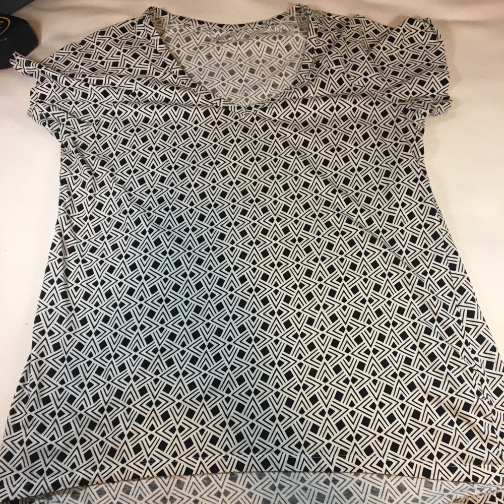 Geometric pattern T-shirt